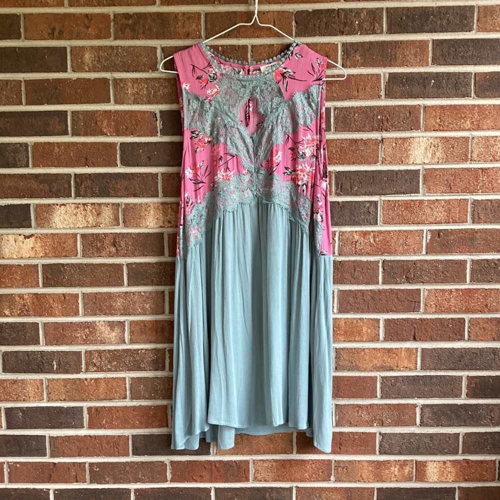Umgee Pink NWT Tank cut-out lace dress Size Small